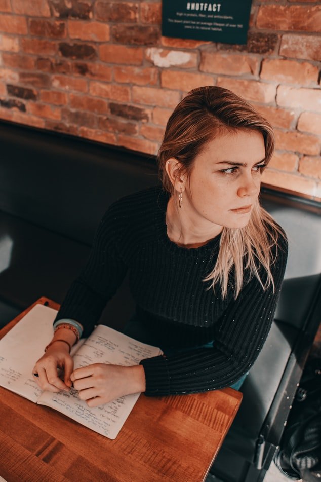 Portrait of Allison Summers, a social media optimization client